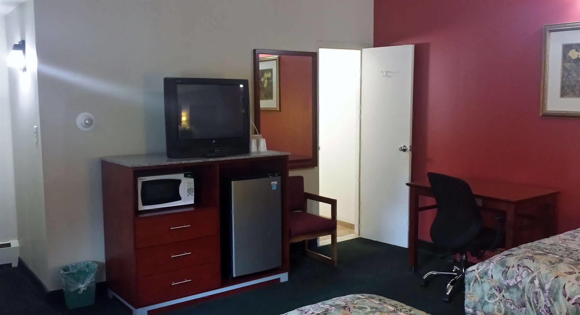 Budget Inn Fairport Kültér fotó